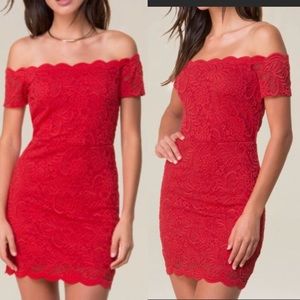 ❌❌SOLD❌❌❌Bebe off shoulder lace dress